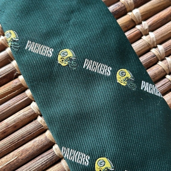 Green Bay Packers Tie pre loved - Picture 3 of 4
